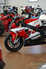 Yamaha YZF R7 OW-02 Nuova New 1KM YZFR7