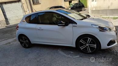 Peugeot 208 gt line 2016