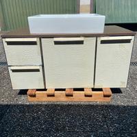 Mobile bagno con lavandino