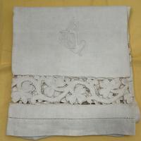 Asciugamano antico ricamato