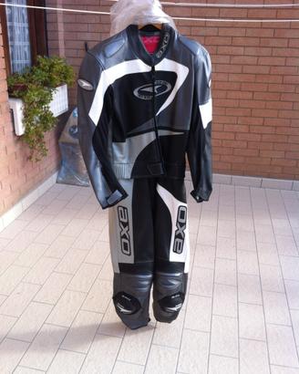 Tuta da moto in vera pelle marca AXO