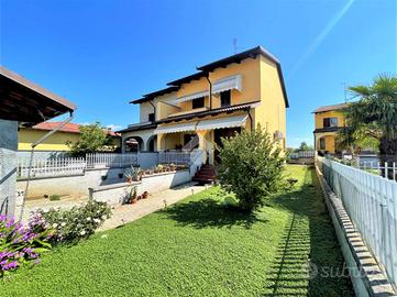 VILLA A SCHIERA A CRESCENTINO