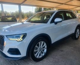 Audi Q3 35 TDI S tronic Business