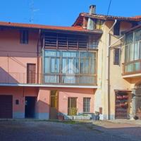CASA DI CORTE A CARNAGO