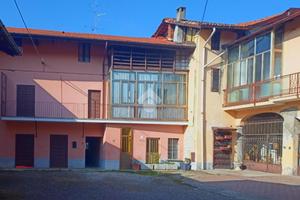 CASA DI CORTE A CARNAGO