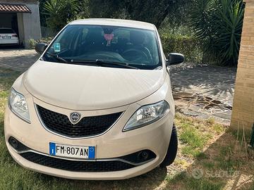 Lancia Ypsillon Avorio Chic