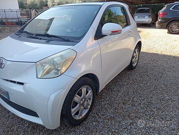 TOYOTA iQ molto bella Prezzo ribass