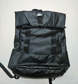 Zaino Urban carpisa di colore nero