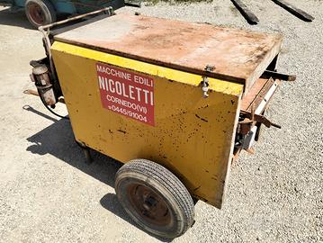 Macchina per la pulizia dei pannelli