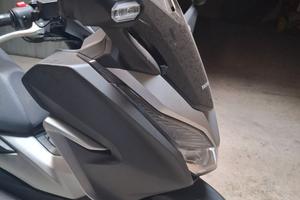 Scooter forza 300