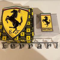 STEMMA FERRARI EMBLEMA FERRARI FREGIO USATO