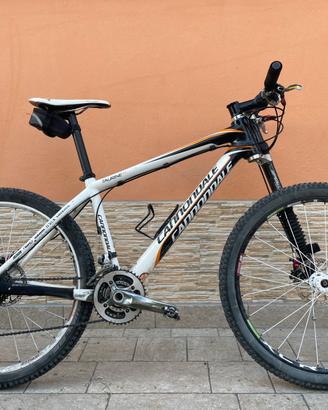 Mtb cannondale taurine carbon 10kg! M