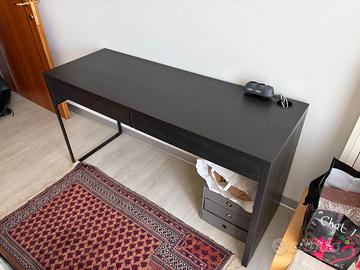 Scrivania studio