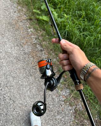 Canna da pesca e mulinello