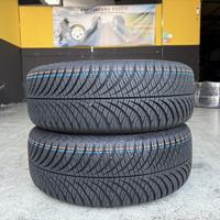 2 Gomme 215/60R16 Goodyear 4 Stagioni 95% residui