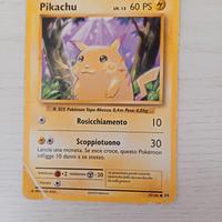 carta pokemon Pikachu 