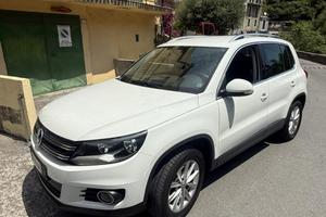 Volkswagen tiguan  2013 64000km