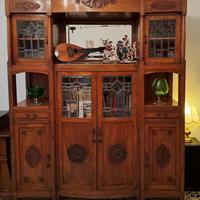 Mobile vetrina stile Liberty per sala