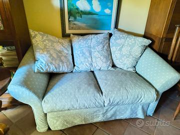DIVANO A DUE POSTI TRASFORMABILE IN LETTO SINGOLO