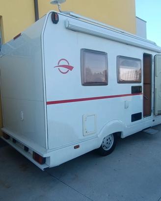 Camper semi-integrale Roller team