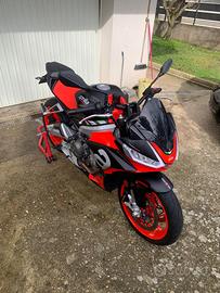 APRILIA TUONO 660