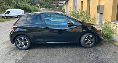 Peugeot 208 - 1.4 hd - Anno 2014