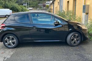 Peugeot 208 - 1.4 hd - Anno 2014