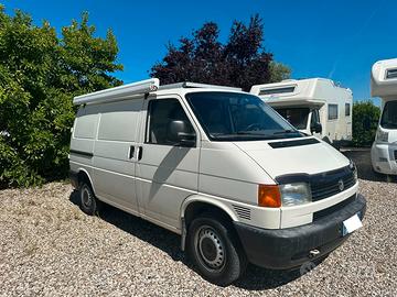 VOLKSWAGEN TRANSPORTER T4