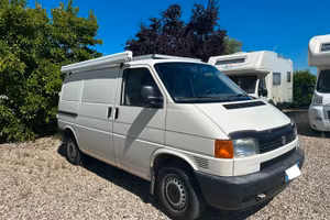 VOLKSWAGEN TRANSPORTER T4