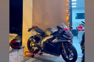 RSV 4 1100