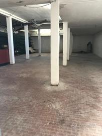 Ampio garage/deposito di 220 mq Sabaudia