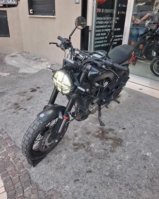Husqvarna Svartpilen 125
