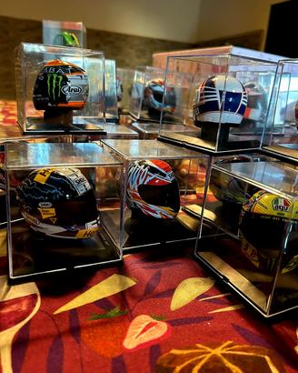 collezione completa DEAGOSTINI Caschi moto gp