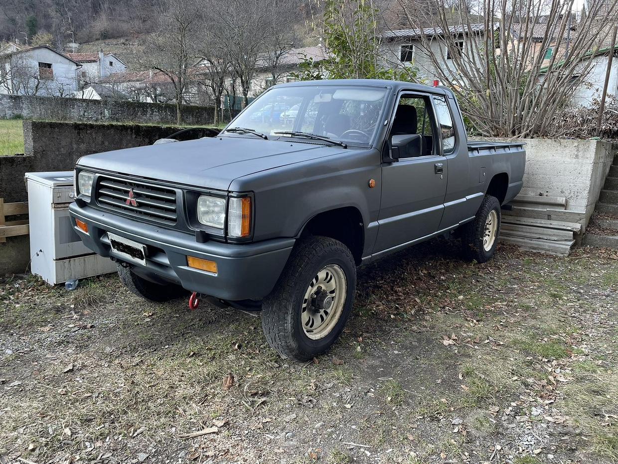 MITSUBISHI L200