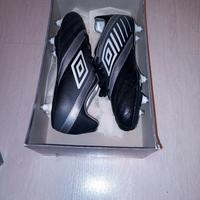 scarpe da calcio umbro