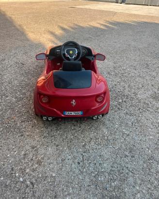 Macchina elettrica ferrari per bambini