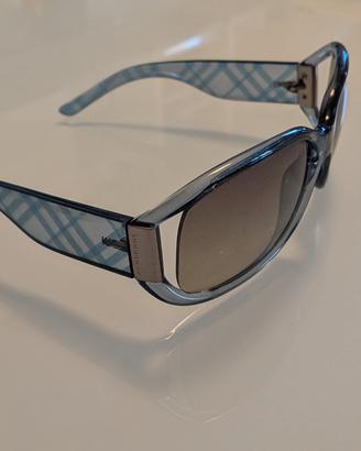 Occhiali da sole Burberry blu da donna usati