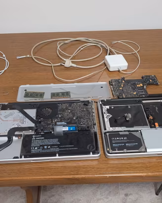 MacBook pro mid2012 batteria caricatore ram scheda