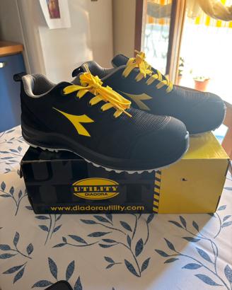 Scarpe antinfortunistiche nuove