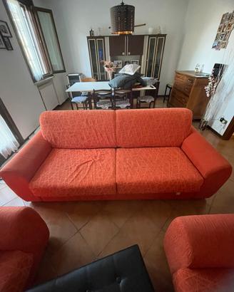 Divano letto da tre posti, con due poltrone