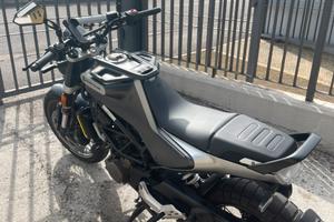 Moto Husqvarna Svartpilen 125 (2022)