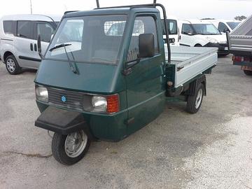 Piaggio APE 703 TRICICLO CASSONE FISSO