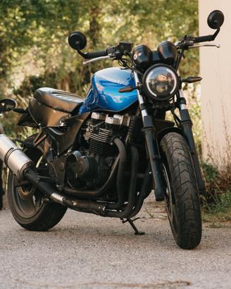 Kawasaki ZR7 (2001) – Progetto Brat Style / Cafe R