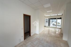 NEGOZIO A LECCO