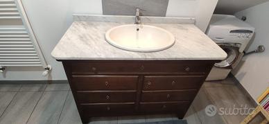 Mobile bagno antico con piano in marmo