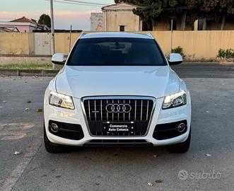 Audi Q5 2.0 TDI S-LINE