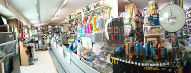 Attività commerciale ferramenta e colori