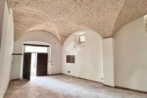 MONOLOCALE A SPOLETO