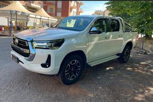 Toyota Hilux 2.4 d double cab Executive 4w #11631