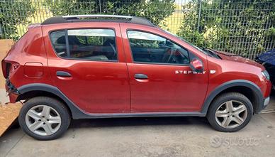 Dacia Sandero 0.9 benzina anno 2014 per ricambi (2